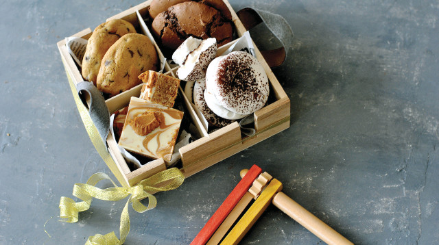 משלוח מנות של עוגיות ביתיות (צילום: פסקל פרץ-רובין)