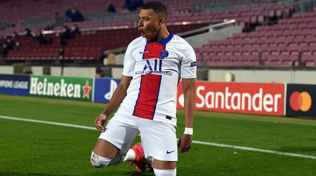 קיליאן אמבפה (צילום: Alex Caparros - UEFA/UEFA via Getty Images)