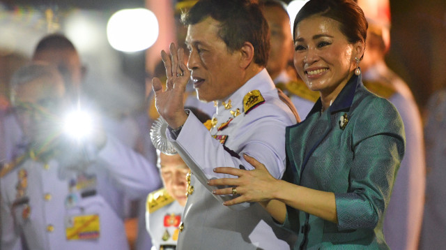 מלך ומלכת תאילנד, בתם הנסיכה לקתה בהתקף לב (צילום: רויטרס)