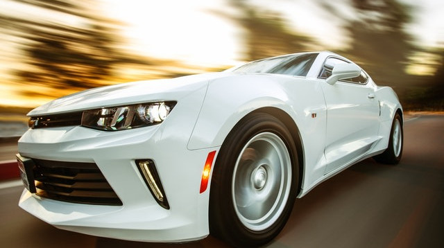 סכנות בנהיגה במהירות מופרזת (צילום: pexels)