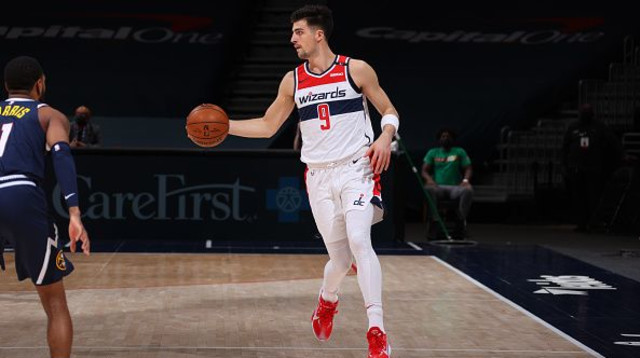 דני אבדיה (צילום: Ned Dishman/NBAE via Getty Images)