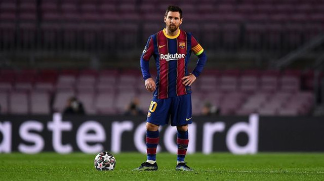 ליאו מסי מאוכזב (צילום: Alex Caparros - UEFA/UEFA via Getty Images)