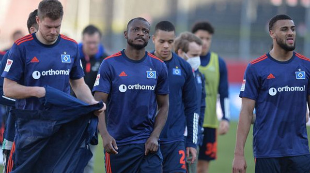 שחקני המבורג מאוכזבים (צילום: picture alliance / Contributor)