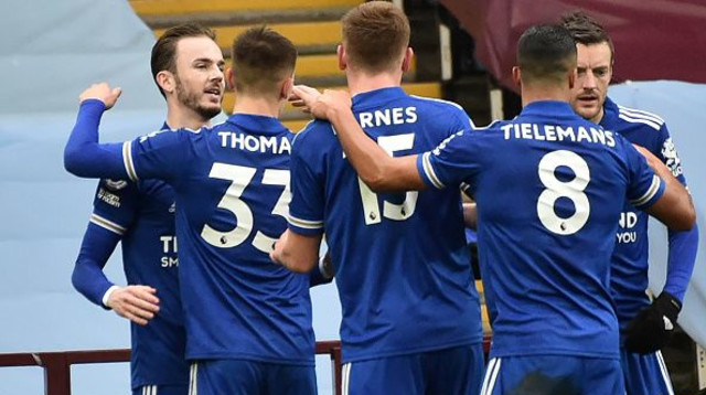 שחקני לסטר חוגגים (צילום: RUI VIEIRA/POOL/AFP via Getty Images)