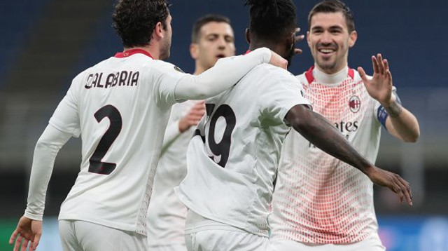 שחקני מילאן חוגגים (צילום: Emilio Andreoli/Getty Images)