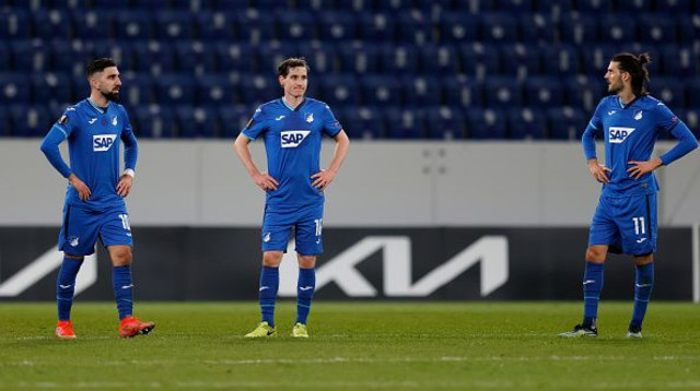 מואנס דאבור ושחקני הופנהיים מאוכזבים (צילום: Pool / Pool)