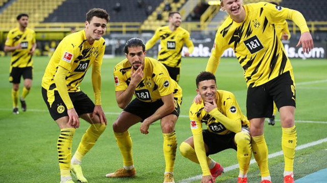 שחקני דורטמונד חוגגים (צילום: Friedemann Vogel - Pool/Getty Images)