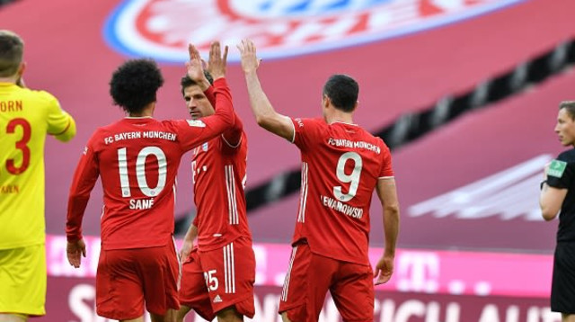 רוברט לבנדובסקי, לירוי סאנה, תומאס מולר (צילום: KERSTIN JOENSSON/AFP via Getty Images)