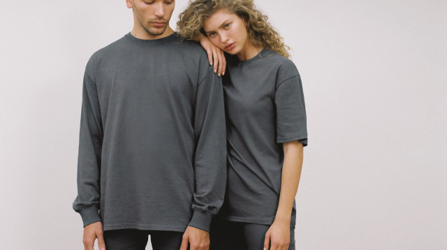 קולקציית היוני-סקס של קסטרו (צילום: דודי חסון)