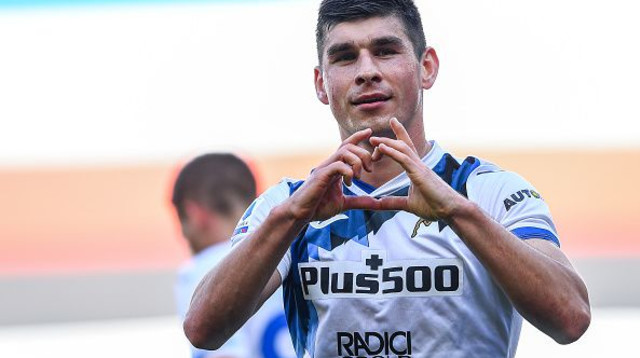 רוסלן מלינובסקי חוגג (צילום: Paolo Rattini/Getty Images)