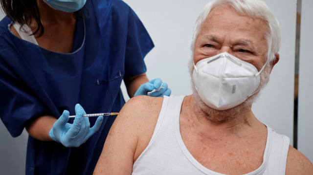 חיסון לקורונה בצרפת, אילוסטרציה (צילום: רויטרס)