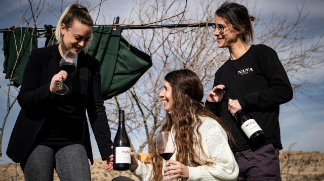 הנשים של יקב ננה: דנה בני, שחר רז, לי בן יהודה  (צילום: בן יוסטר)