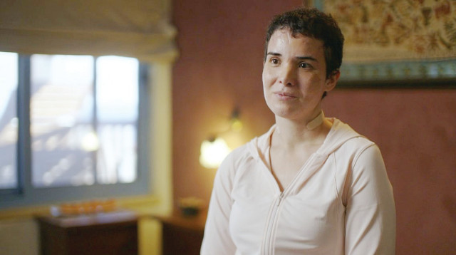 שירה איסקוב בתוכנית "עובדה" (צילום: צילום מסך, מתוך "עובדה",קשת 12)