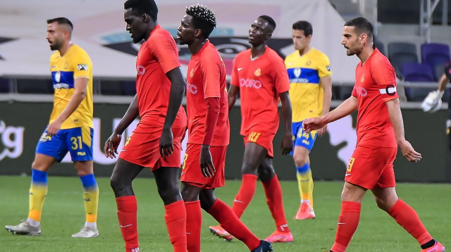 שחקני מ.ס אשדוד (צילום: אריאל שלום)