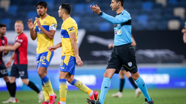 אלי חכמון, דור פרץ, אייל גולסה (צילום: מאור אלקסלסי)