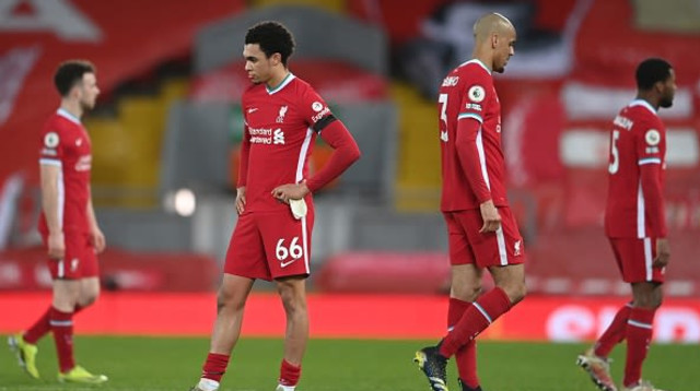 שחקני ליברפול מאוכזבים (צילום: LAURENCE GRIFFITHS/POOL/AFP via Getty Images)
