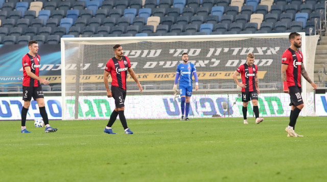 שחקני הפועל חיפה מאוכזבים (צילום: לילך וייס)