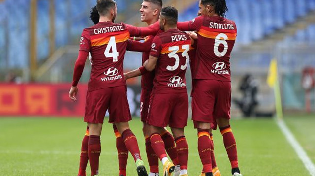 שחקני רומא חוגגים (צילום: Paolo Bruno/Getty Images)