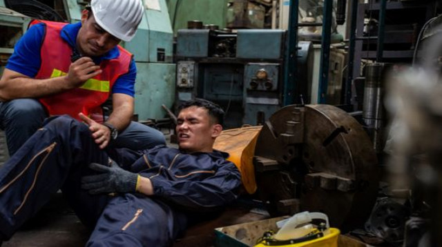 נפגע בתאונת עבודה (צילום: Shutterstock)