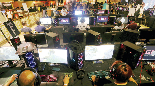 גיימרים (צילום: רויטרס)