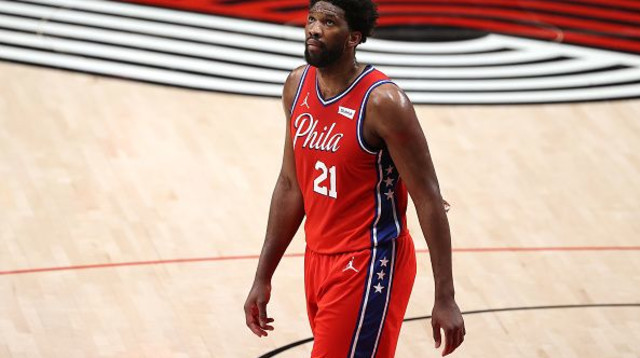 ג’ואל אמביד (צילום: Abbie Parr/Getty Images)