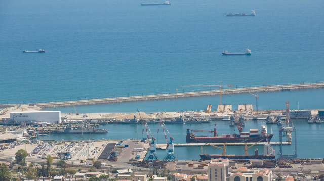 נמל חיפה (צילום: מרים אלסטר, פלאש 90)