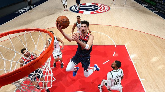 דני אבדיה (צילום: Stephen Gosling/NBAE via Getty Images)