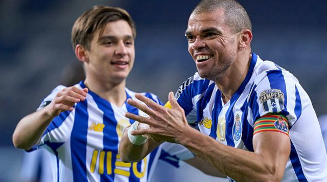 פפה חוגג (צילום: Jose Manuel Alvarez/Quality Sport Images/Getty Ima)