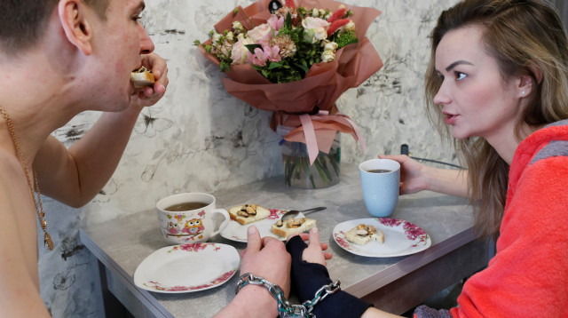 אזוקים בארוחת הבוקר (צילום: רויטרס)