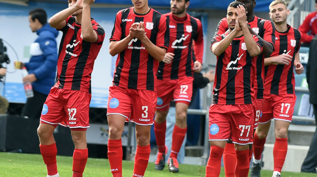 שחקני הפועל ירושלים (צילום: ברני ארדוב)