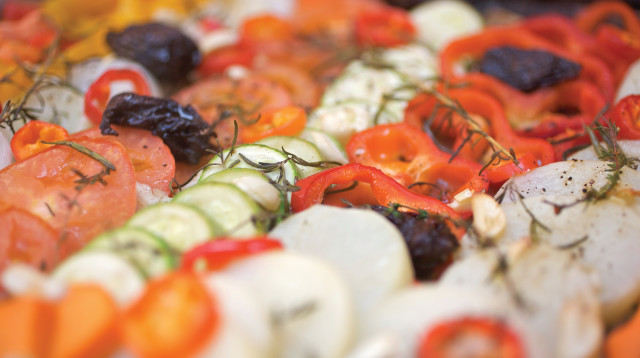 ירקות אפויים (צילום: פסקל פרץ-רובין)