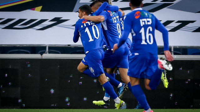 תאי בריבו חוגג עם ליאל עבדה (צילום: מאור אלקסלסי)