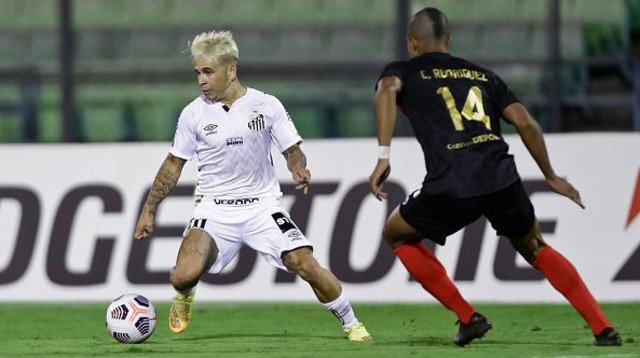 כריסטופר רודריגס, ייפרסון סוטלדו (צילום: RAYNER PENA/POOL/AFP via Getty Images)