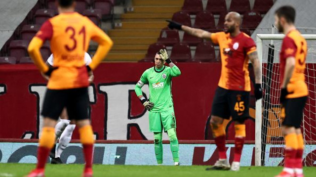 שחקני גלאטסראיי מאוכזבים (צילום: Onur Coban/Anadolu Agency via Getty Images)