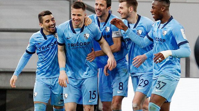 שחקני בוכום חוגגים (צילום: Roland Weihrauch/picture alliance via Getty Images)