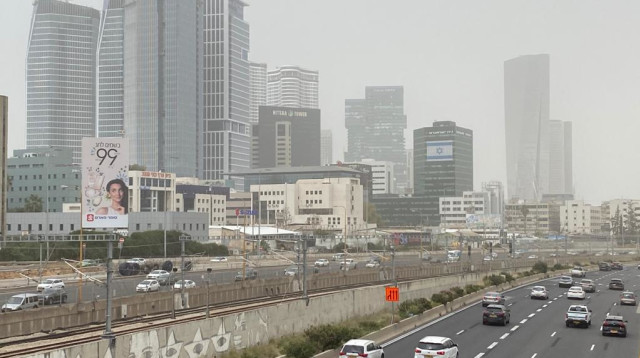 אובך בתל אביב (צילום: אבשלום ששוני)