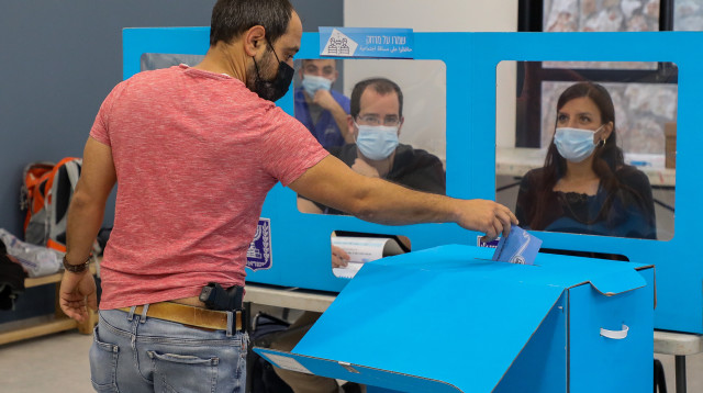 קלפי (צילום: גרשון אלינסון, פלאש 90)