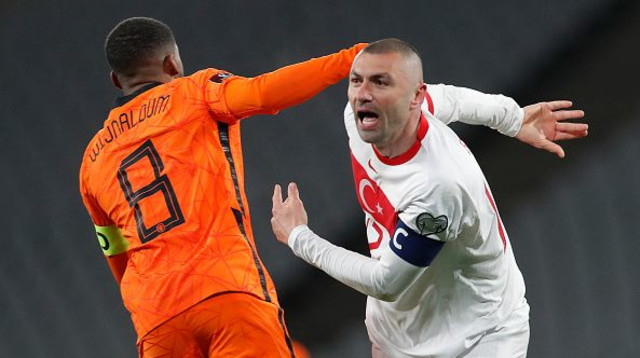 בוראק יילמאז, ג'ורג'יניו ווינלאדום (צילום: MURAD SEZER/POOL/AFP via Getty Images)