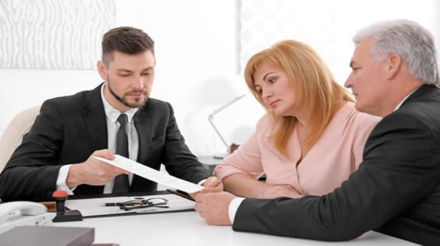 קבלת ייעוץ משפטי (צילום: Shutterstock)