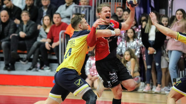 דור קלדרון ויובל גררה, הפועל ראשל"צ נגד מכבי ראשל"צ (צילום: הדר ואן קולא, איגוד הכדוריד)