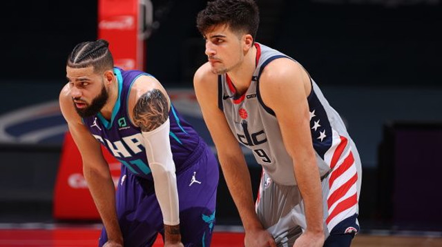 דני אבדיה, קודי מרטין (צילום: Ned Dishman/NBAE via Getty Images)