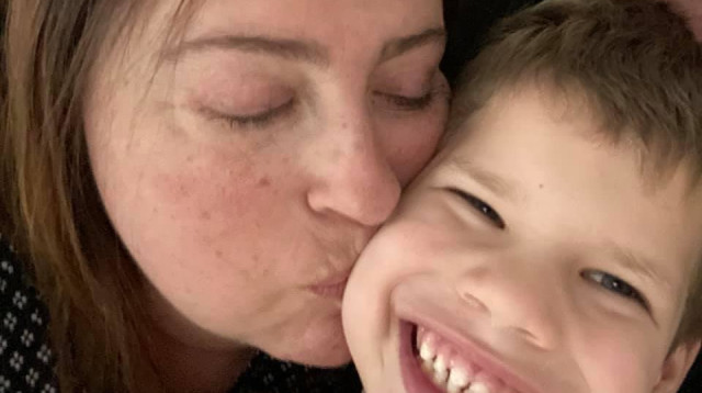 אווה מז'דבוז' ובנה אריאל (צילום: פרטי)