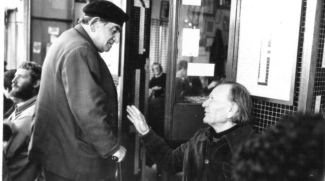 אדם נדיב לאומנים תפרנים. חצקל ואליעזר ב"כסית" (צילום: נחום גוטמן)