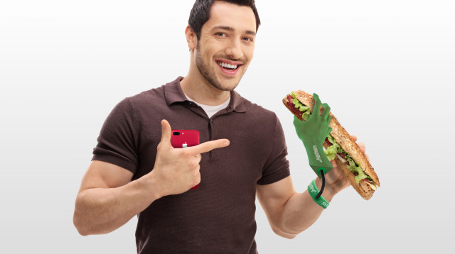 הגאדג'ט החדש של סאבווי (צילום: צילום מתוך הטוויטר של SUBWAY)