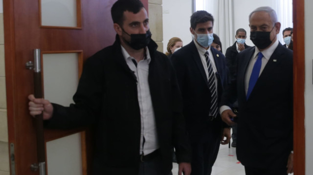 ראש הממשלה בנימין נתניהו עוזב את בית המשפט (צילום: פול אורן בן חקון)