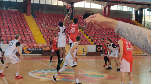 הפועל גלבוע/גליל נגד אייזיה קאזינס (צילום: הפועל גלבוע/גליל, רשמי)