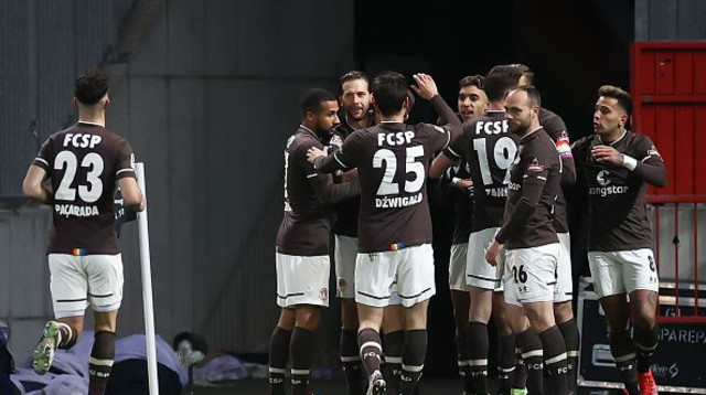 שחקני סט. פאולי חוגגים (צילום: Pool/Christian Charisius - Pool/Getty Images)