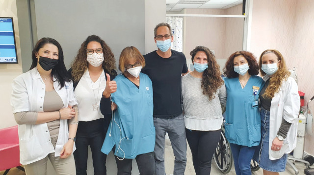 הצוות הרפואי והסיעודי של קופ"ח מכבי בראשון לציון (צילום: מכבי שירותי בריאות)