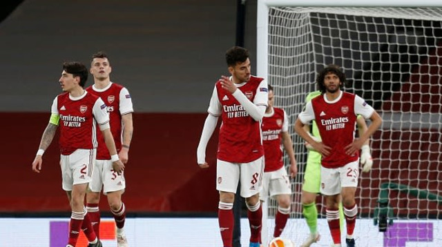 שחקני ארסנל מאוכזבים (צילום: IAN KINGTON/AFP via Getty Images)