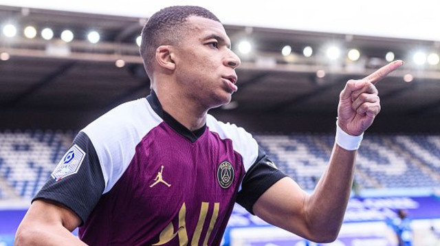 קיליאן אמבפה. ניצחון קל לפריז (צילום: Marcio Machado/Getty Images)